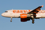 Photo of easyJet Airbus A319-111 G-EZIH (cn 2463) at Newcastle Woolsington Airport (NCL) on 6th December 2008